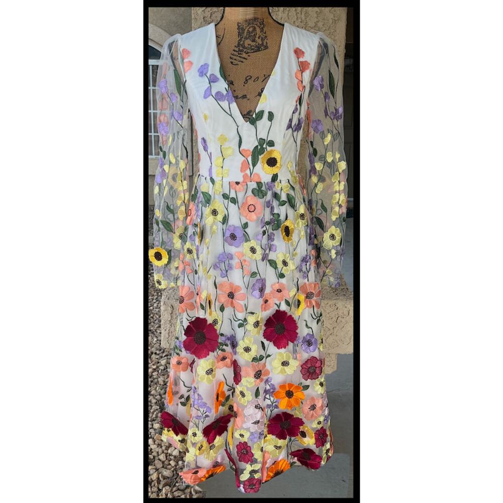 Lulus White 3D Floral Embroidered Front Back Blossom Midi Dress Size S NEW - Picture 5 of 14